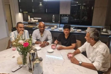 இஸ்லாமிய நண்பர்களுடன் சேர்ந்து நோன்பு நோற்று வரும் சனத் ஜெயசூரிய!