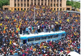 "සර්වපාක්ෂික අටමගුල් අටවා තවත් හොරනඩයට අවස්ථා දෙන්න බෑ...නැකැත් එපා වහාම ඉල්ලා අස්වෙන්න.." අරගලකරුවන්ගෙන්  විශේෂ දැනුම්දීමක්..!