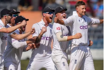 IndvsEng - இங்கிலாந்து வெற்றி - விதிமீறலா..?எதுவும் சொல்லாத நடுவர்கள்..? குற்றம்சாட்டும் ரசிகர்கள்..!