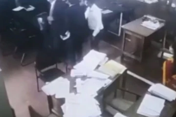 ගල්කිස්ස අධිකරණයේ සිදුවූ වෙඩි තැබීමේ CCTV දර්ශන.. (VIDEO )