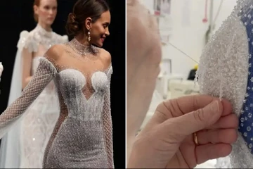 50 ஆயிரத்திற்கும் அதிகமான படிகங்களுடன் ஜொலிக்கும் திருமண ஆடை!