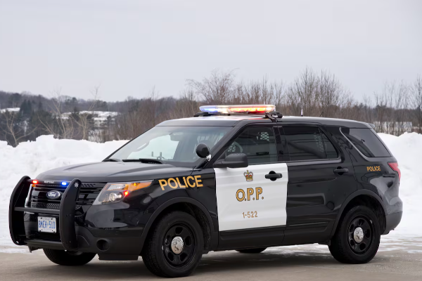 கனடாவில் இடம்பெற்ற வாகன விபத்தில் பெண் பலி | One Dead Following Crash On Base Line