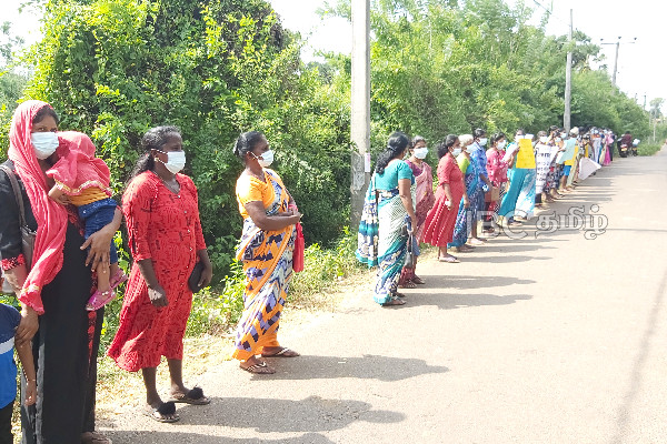 வெளிநாடுகளில் நிர்க்கதியான பெண்களை பாதுகாக்கக் கோரி போராட்டம் | Stranded Overseas Sri Lankan Women Sl Protest