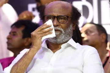 அமலாவுடன் நீச்சல் குளத்தில் உல்லாச குளியல் போட்ட ரஜினி - கடுப்பான லதா..!
