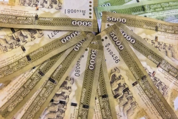 கொழும்பு நட்சத்திர ஹோட்டலில் தங்கியிருந்தவரின் பணம் கொள்ளை