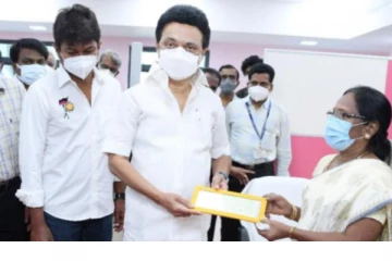 ஒலிம்பிக் போட்டிக்கு தேர்ந்தெடுக்கப்பட்ட தமிழக வாள்வீச்சு வீராங்கனைக்கு ரூ.5 லட்சம் நிதியுதவி; முதலமைச்சர் மு.க. ஸ்டாலின் வழங்கினார்