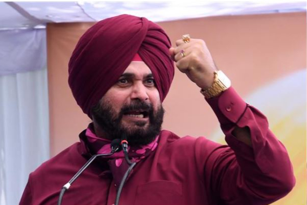 பாட்டியாலா நீதிமன்றத்தில் சரணடைந்தார் நவ்ஜோத் சிங் சித்து! | Navjot Singh Sidhu Surrenders In Session Court