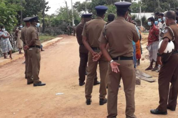 12 வயது சிறுமியிடம் கொடூரமாக நடந்துகொண்ட இளைஞன்! மூவர் அதிரடி கைது | Youth Sexually Abused 12 Year Old Girl Bandaragama
