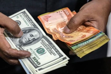 ජාත්‍යන්තර මුදල් ඒකක 06 ක් ඉදිරියේ රුපියලට වෙච්ච් දේ.