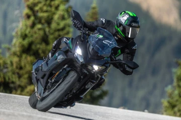 ரூ.13.49 லட்சத்தில் புதிய Kawasaki Ninja 1100SX அறிமுகம்