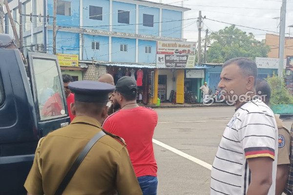 பருத்தித்துறை பொலிஸாரின் அதிரடி நடவடிக்கை(Photos) | Encirclement Operation By The San Pedro Police