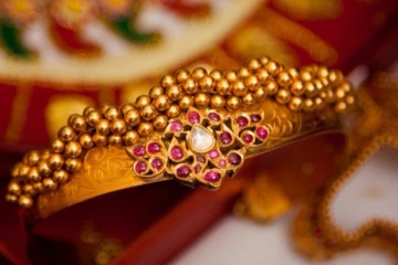 வார முதலிலேயே எகிறிய தங்கம் விலை - கலக்கத்தில் மக்கள்!