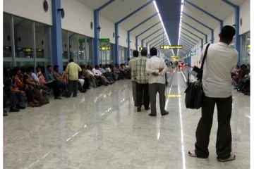 வேலைக்காக வெளிநாட்டிற்கு பறக்கும் இலங்கையர்கள்!