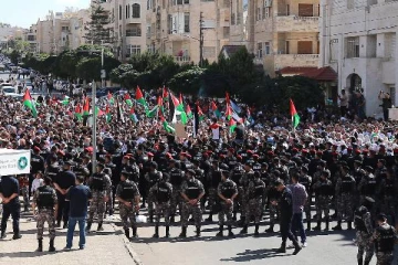 இந்த இரு நாடுகளையும் விட்டு உடனடியாக வெளியேறுக... குடிமக்களுக்கு இஸ்ரேல் அவசர எச்சரிக்கை