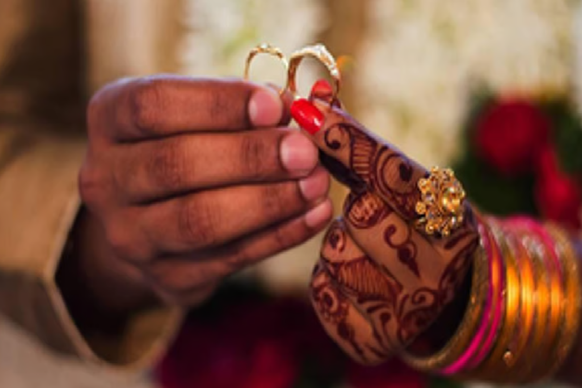 22 பெண்களை மணந்த நபர் ; மனைவிகளுக்காக செய்த செயல் ; விசாரணையில் ஆடிப்போன பொலிஸார் | 56 Year Old Man Married To 22 Women