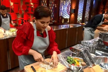 டிவி தொகுப்பாளராகும் பிரபல நடிகை - ஆச்சரியத்தில் திரையுலகினர்