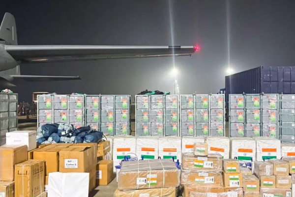 கொழும்பை வந்தடைந்த இந்திய விமானப்படையின் மற்றொரு விமானம்! | India C 130J Delivers 10T Flood Relief Sri Lanka கொழும்பை வந்தடைந்த இந்திய விமானப்படையின் மற்றொரு விமானம்! | India C 130J Delivers 10T Flood Relief Sri Lanka