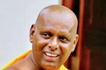 අගලකඩ සිරිසුමන හිමියන් රිය අනතුරකට ලක්වෙයි..!