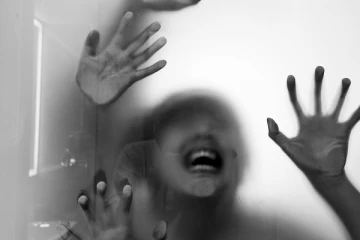 பலமுறை பாலியல் வன்கொடுமை - விடுதியில் மாணவியை தூக்கில் தொங்கவிட்ட கல்லூரி முதல்வர்