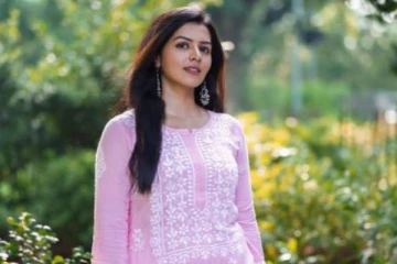 சக்திவேல் சீரியல் புகழ் அஞ்சலியின் மாடர்ன் உடை புகைப்படங்கள்