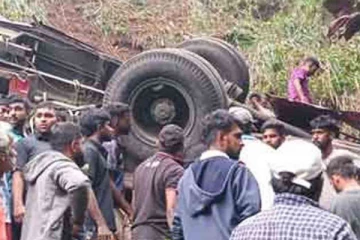 இன்று காலை இலங்கையை உலுக்கிய கோர விபத்து ; 21 ஆக உயர்ந்தது பலி எண்ணிக்கை Update