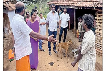 13 குழந்தைகளை பெற்ற தந்தை; குடும்ப கட்டுப்பாடு செய்ய போராடிய மருத்துவக் குழு - வனப்பகுதியில் பதுங்கியதால் பரபரப்பு