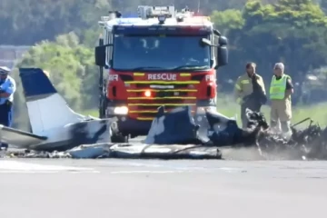 புறப்பட்ட சிறிது நேரத்திலேயே விமானம் விபத்து; மூவர் பலி