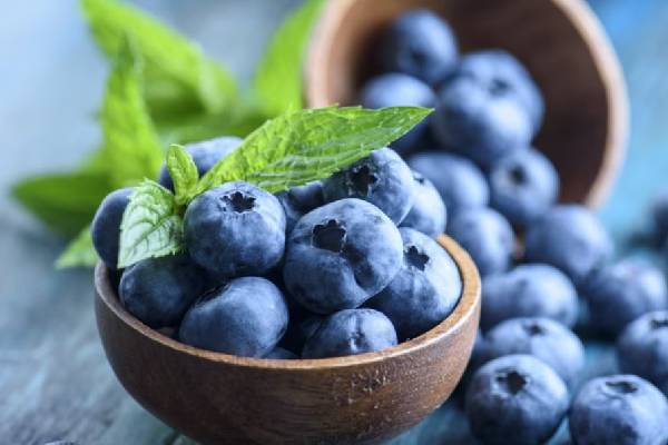 பரீட்சை நேரத்தில் நினைவாற்றலை அதிகரிக்கணுமா? இந்த உணவுகளை தவிர்க்காதிங்க! | Which Foods Boost Kids Brain Health Memory Power