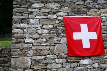 சுவிட்சர்லாந்தில் விற்கப்படும் 1 CHF வீடு! வீடு வாங்கியவர் தெரிவிக்கும் அடுக்கடுக்கான புகார்கள்