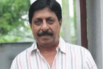 உடல் எடை மெலிந்து அடையாளம் தெரியாமல் மாறிய பிரபல நடிகர்! கட்டியணைத்து கண்கலங்கிய மோகன்லால்