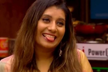 ஆண்ட்டியான சந்தோஷத்தில் தலைகால் புரியாமல் ஆடிய விஜே பிரியங்கா!! கலாய்த்த அர்ச்சனா..