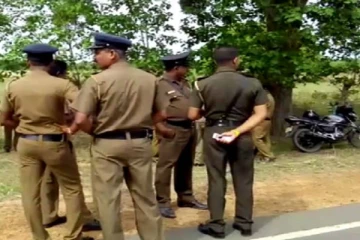 யாழில் வீதியை கடக்க முற்பட்ட பெண் முச்சக்கர வண்டி மோதி உயிரிழப்பு