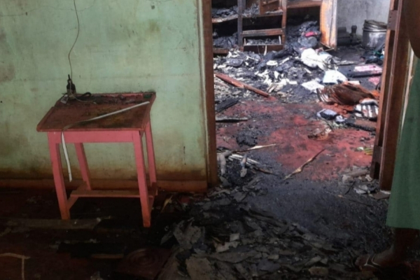 யாழில் வன்முறை கும்பலால் தீக்கிரையாக்கப்பட்ட வீடு(Video) | A House Set Ablaze By A Violent Mob In Jaffna