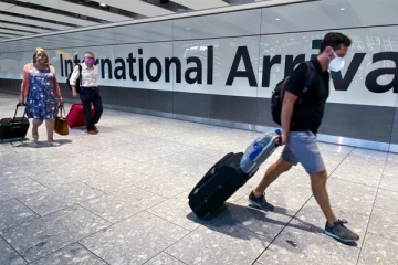 கொரோனா அச்சுறுத்தல்! - பல நாடுகளுக்கு பயணத்தடை விதித்து பிரித்தானியா அதிரடி நடவடிக்கை