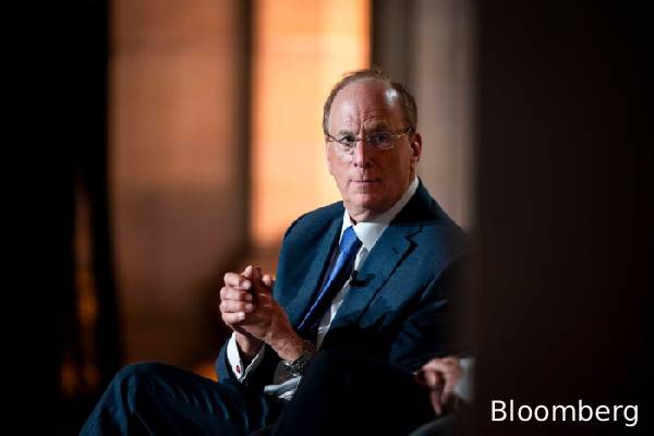 பாதி அமெரிக்காவை வாங்கும் அளவிற்கு செல்வம் - யார் இந்த லாரி ஃபிங்க்? | Who Is Larryfink Manage Half Of Asset Equal Us Gdp