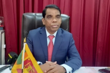 யாழ்.மாவட்ட  எரிபொருள் நிரப்பு நிலையங்களில்  அரச ஊழியர்கள் வெளியேற்றம்!