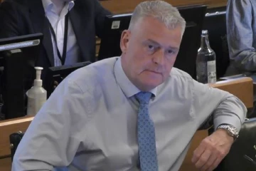 கதறும் புகலிடக்கோரிக்கையாளர்கள் பிரான்சிற்கே சென்று விடுங்கள்: பிரித்தானிய எம்.பியால் வெடித்த சர்ச்சை