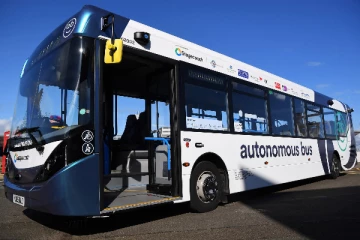 உலகிலேயே முதல்முறையாக தானியங்கி பேருந்து சேவையை தொடங்கிய ஸ்கொட்லாந்த்!