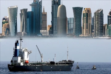 கத்தாரில் இன்று அதிகாலை எண்ணெய் கப்பல் மீது தாக்குதல்