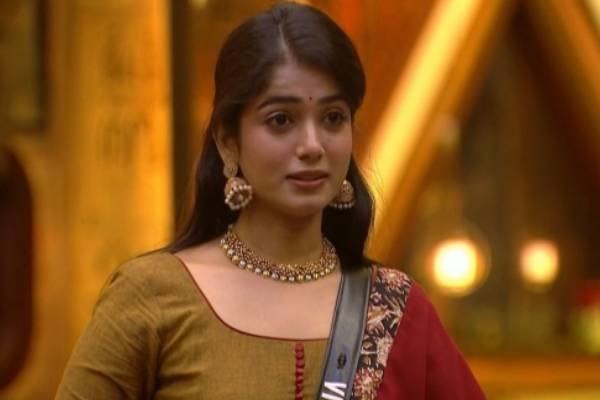 கனமான பணபெட்டியுடன் வெளியேறிய வியானா.. சம்பளம் எவ்வளவு தெரியுமா? | Bigg Boss 9 Tamil Viyana Salary Details கனமான பணபெட்டியுடன் வெளியேறிய வியானா.. சம்பளம் எவ்வளவு தெரியுமா? | Bigg Boss 9 Tamil Viyana Salary Details