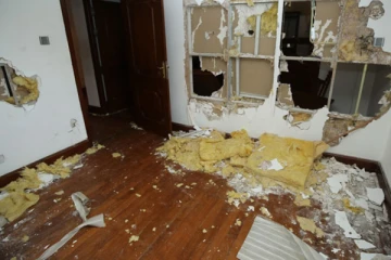 අරලිය ගහ මන්දිරේට දැඩි හානි සිදු කරලා - මාධ්‍යයට නිකුත් කළ ඡායාරූප...(PHOTOS)