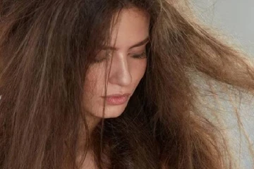 வறண்ட சிக்கலான முடியை மென்மையாக மாற்றுவதற்கு டிப்ஸ்கள்