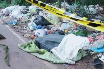 ගමන් බෑගයේ මැරී සිටි කාන්තාවගේ ඡායාරූපයක් නිකුත් කෙරේ. තවත් තොරතුරු රැසක් හෙළිවේ (PHOTOS)