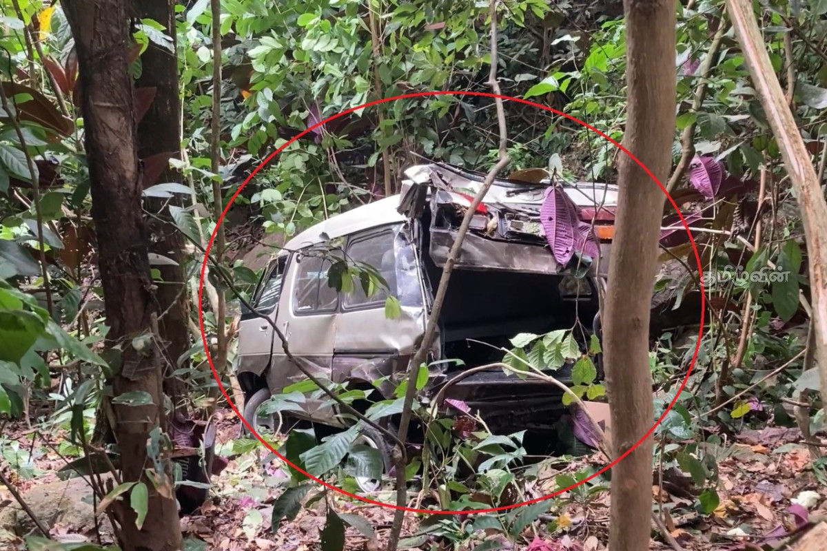 கொத்மலையில் 70 அடி பள்ளத்தில் கவிழ்ந்த வேன் - ஐவர் படுகாயம் | Van In 70 Foot Gorge In Kotmalai Five Injured