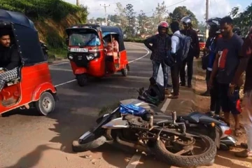 அதிவேகமாக பயணித்த மோட்டார் சைக்கிள் விபத்து: இருவர் வைத்தியசாலையில்..!