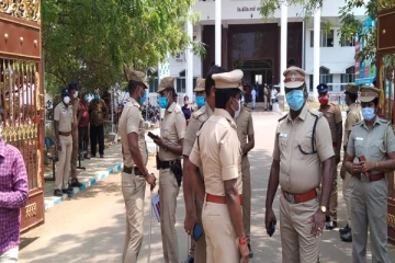 ஸ்டெர்லைட் ஆலையை திறக்க முடிவு: தூத்துக்குடி ஆட்சியர் அலுவலகத்தில் 4 அடுக்கு போலீஸ் பாதுகாப்பு