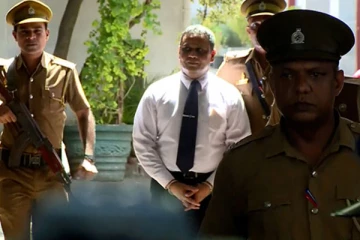 துஷார உபுல்தெனியவின் சம்பளம் பாதியாக குறைப்பு