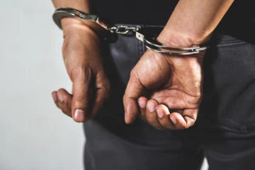 86 இலட்சம் ரூபாய் பெறுமதியுடைய வெளிநாட்டு சிகரெட்டுகளுடன் 7 பேர் கைது