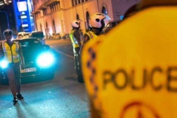 நிறுத்தி வைக்கப்பட்டிருந்த காருடன் மோதிய தனியார் பேருந்து | Private Bus Collides With A Stationary Car