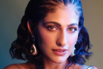 17 வயதில் அவரால் அந்த மாதிரியான கொடுமை! புத்தகமாக வெளியிட்ட பிரபல நடிகை